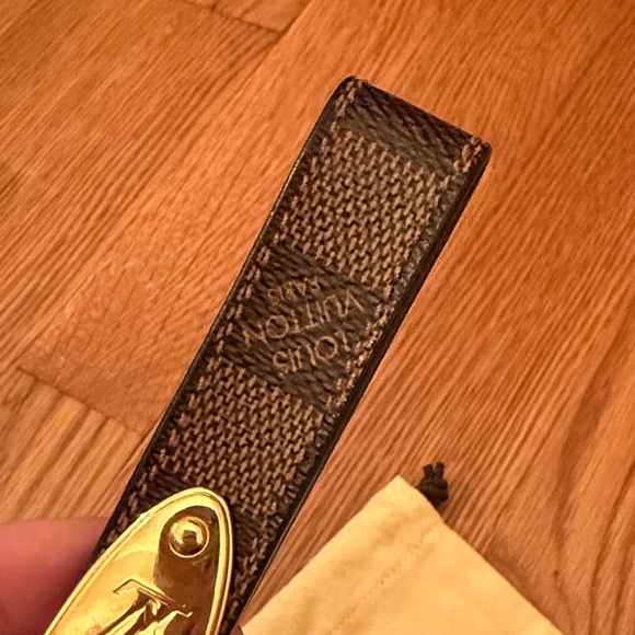 Louis Vuitton Monogram Canvas Key Holder - Picture 6 of 7